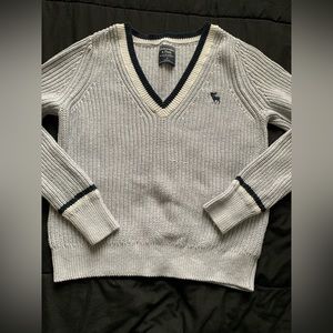 ABERCROMBIE & FITCH SWEATER IN GOOD CONDITION SIZE MEDIUM